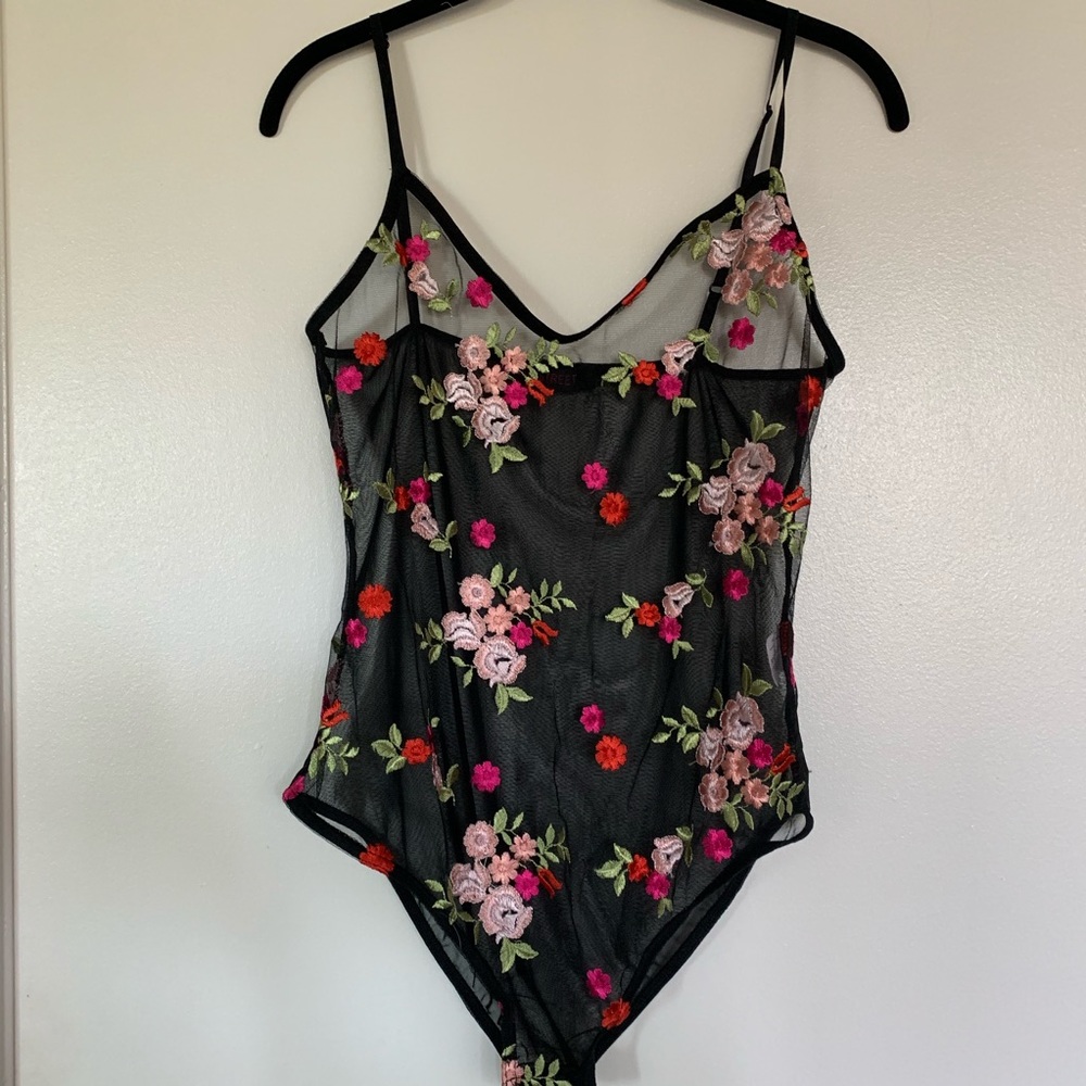 PRETTY LITTLE THING | Missguided bodysuit